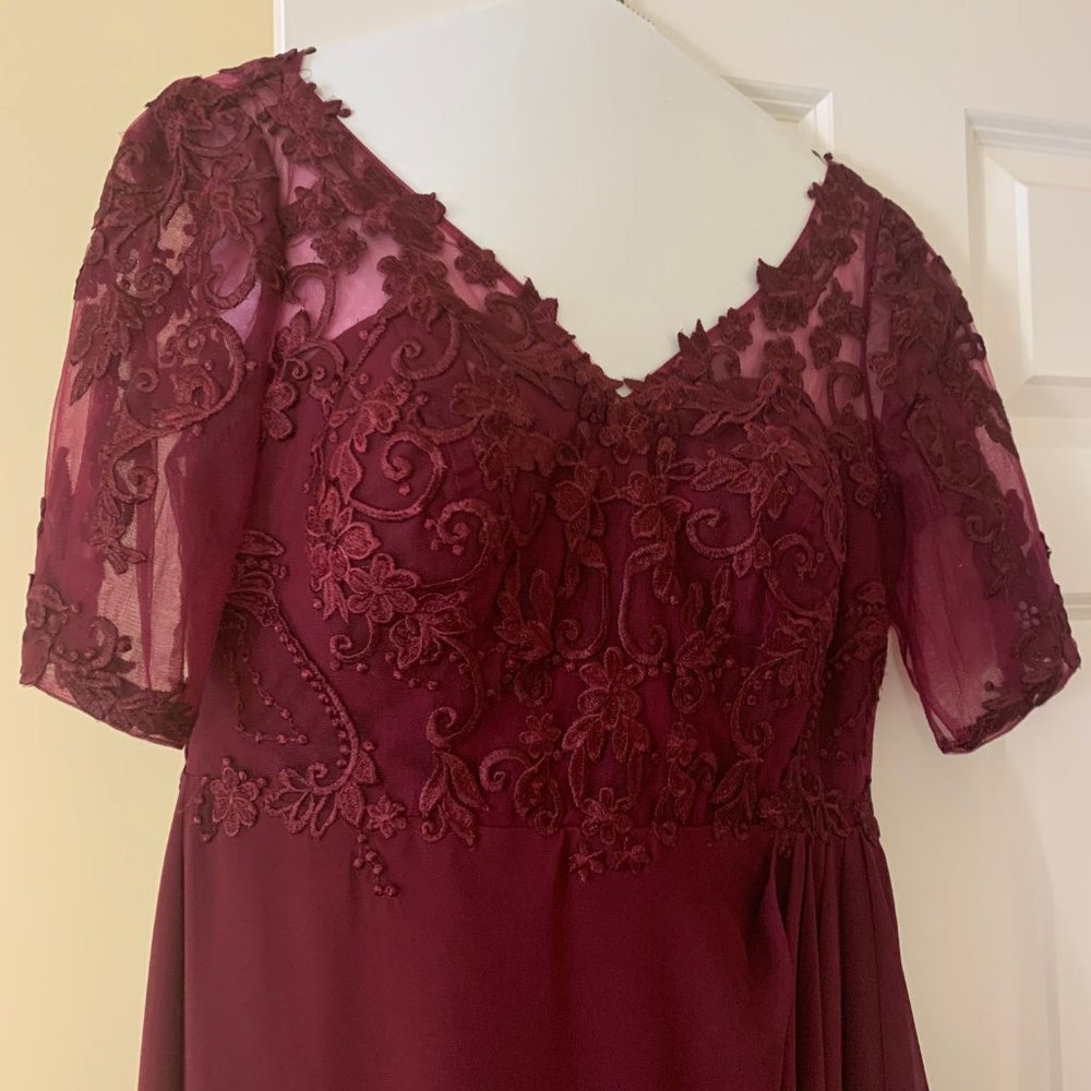 Mother of the Bride/Groom Dress - Picture 3 of 6